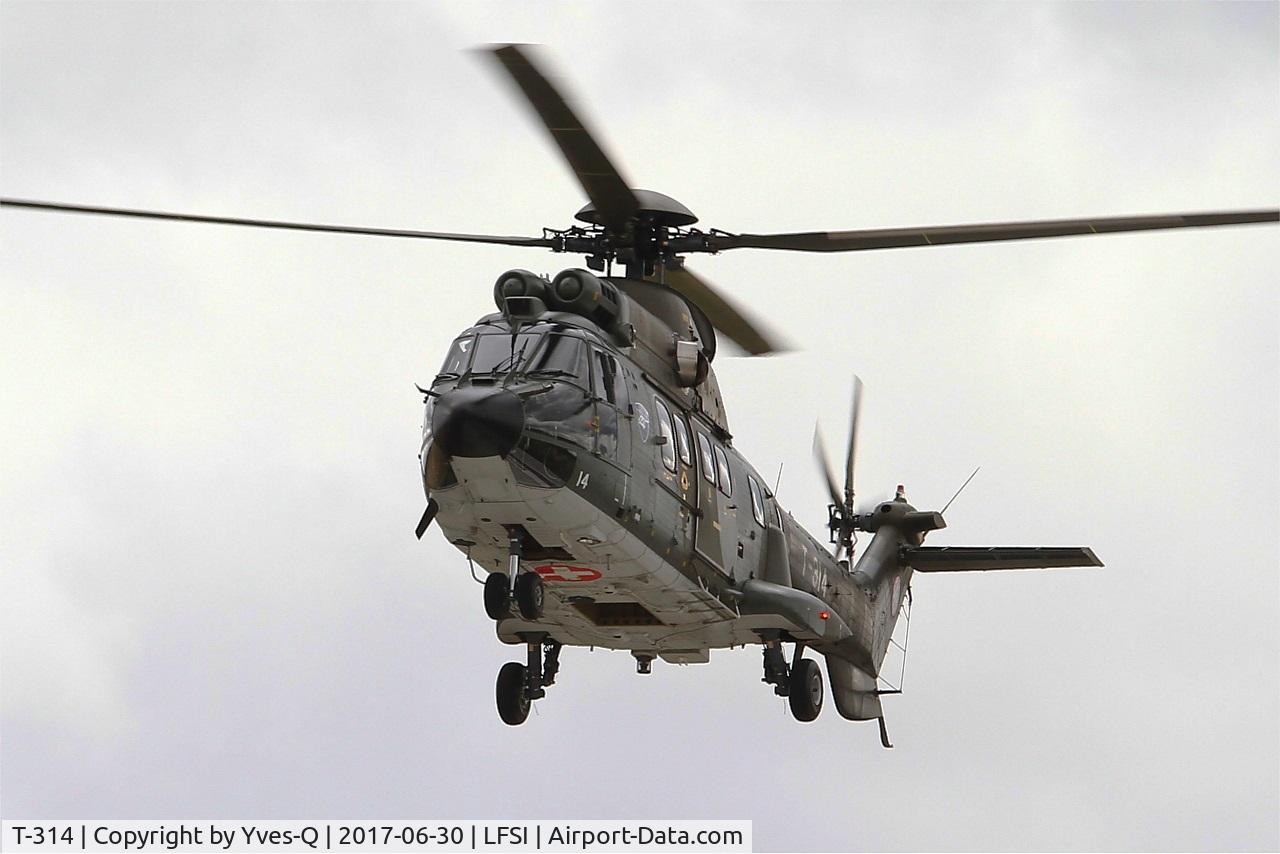 T-314, 1991 Aerospatiale TH89 Super Puma (AS-332M1) C/N 2328, Aerospatiale TH89 Super Puma, Landing rwy 29, St Dizier-Robinson Air Base 113 (LFSI) Open day 2017