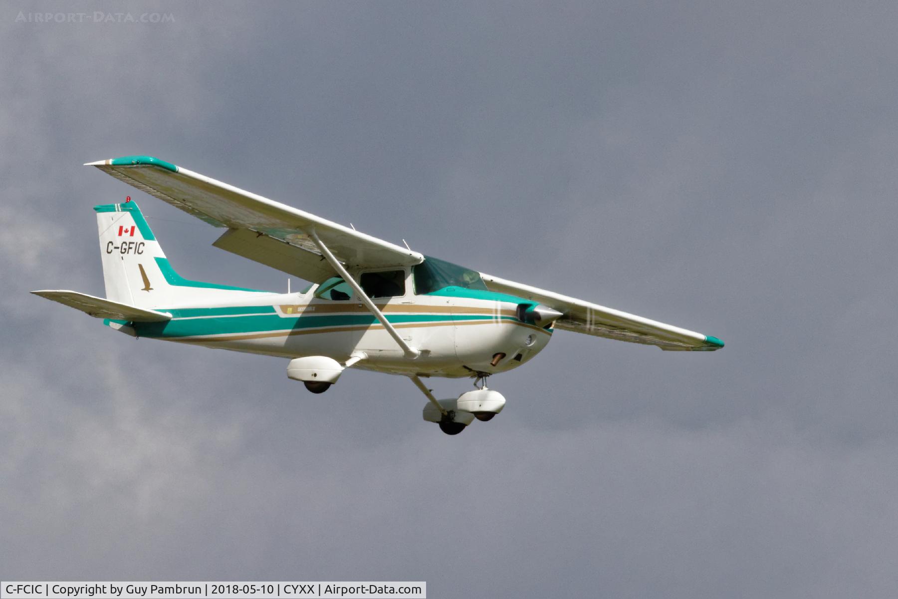 C-FCIC, 1976 Cessna 182P Skylane C/N 18264929, Landing