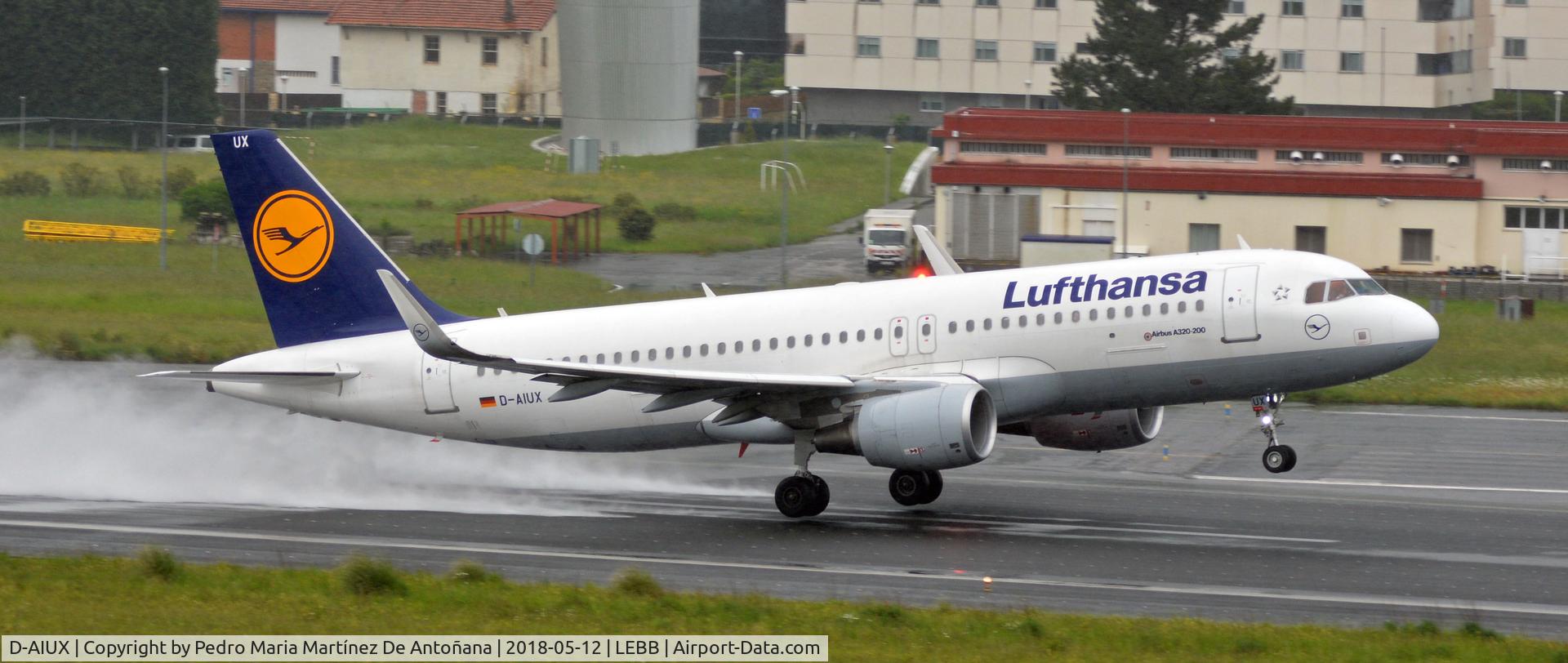D-AIUX, 2016 Airbus A320-214 C/N 7256, Loiu - Bilbao - Euskadi - España
