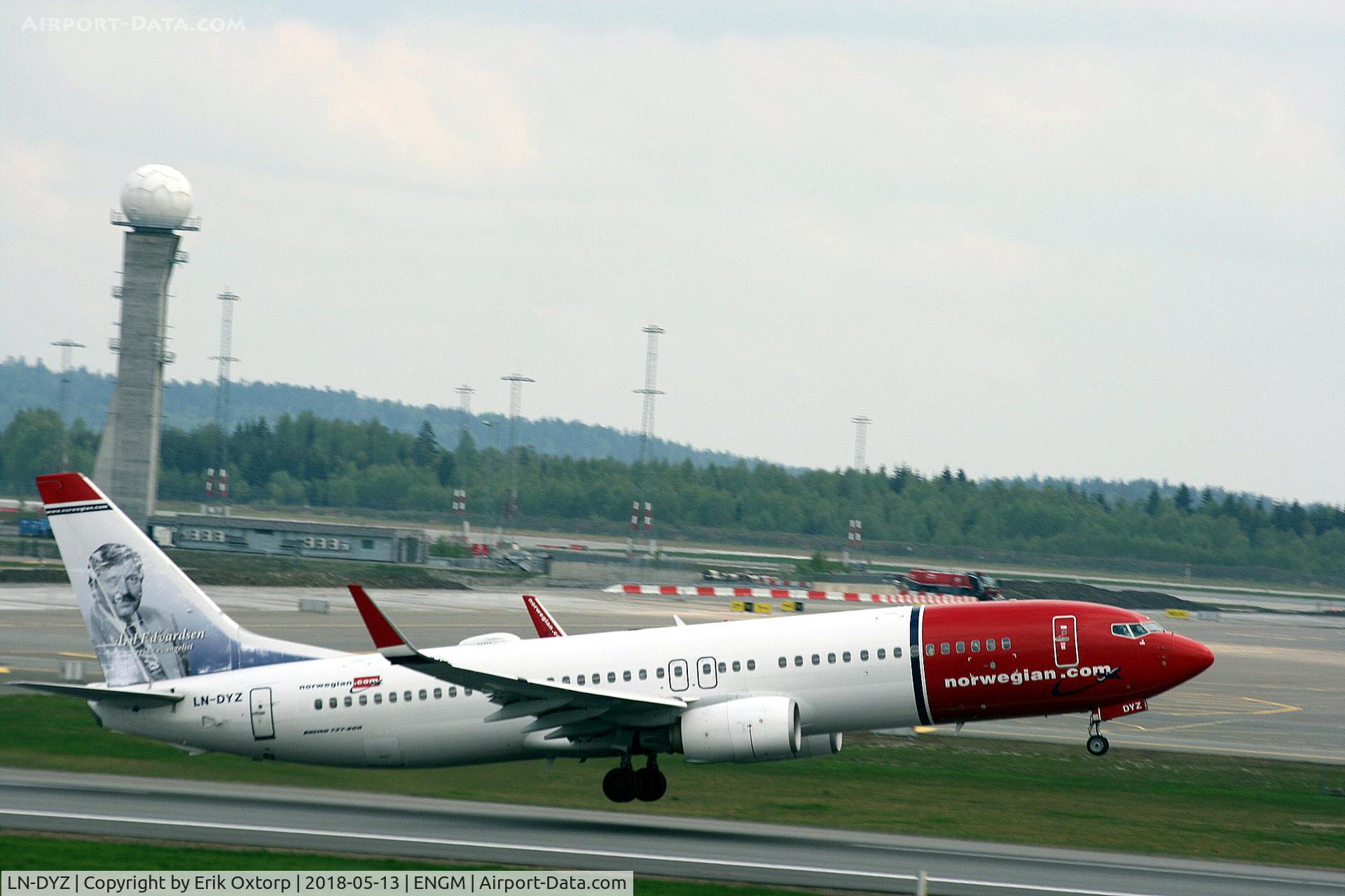 LN-DYZ, 2012 Boeing 737-8JP C/N 39013, LN-DYZ taking off OSL