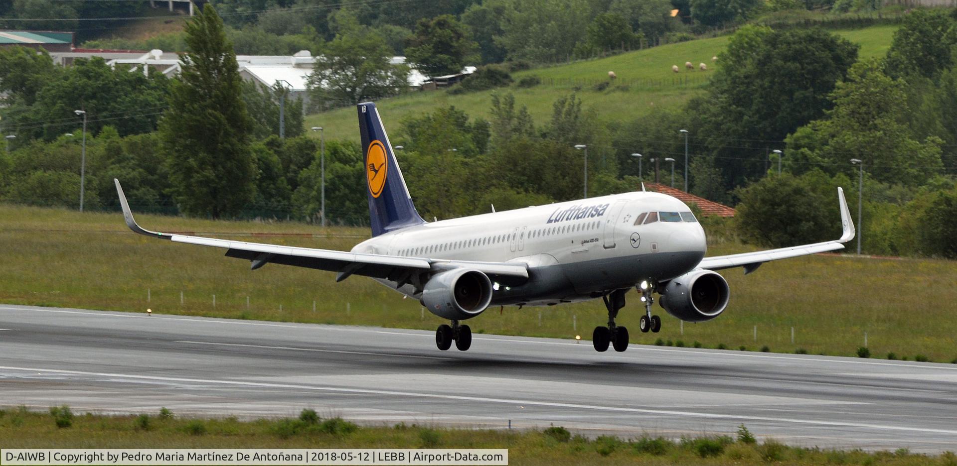D-AIWB, 2017 Airbus A320-214 C/N 7699, Loiu - Bilbao - Euskadi - España