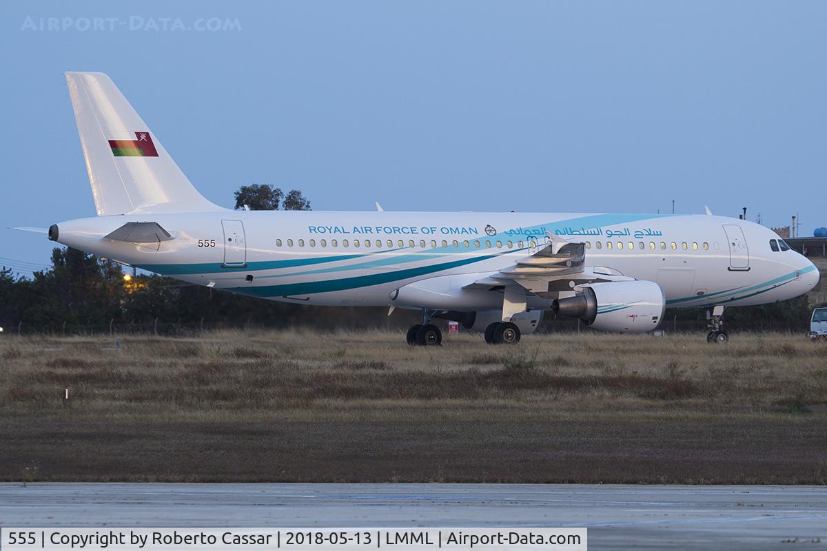 555, 2009 Airbus ACJ320 (A320-214/CJ) C/N 4117, Runway 05
