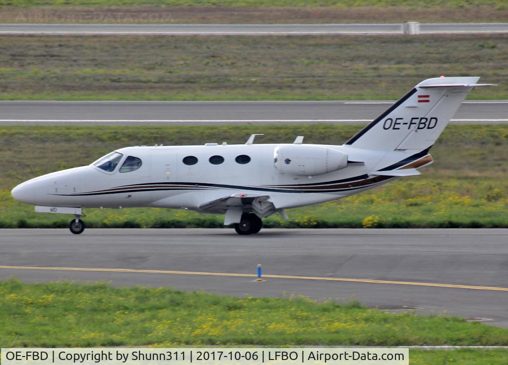 OE-FBD, 2010 Cessna 510 Citation Mustang Citation Mustang C/N 510-0303, Taxiing to the General Aviation area...