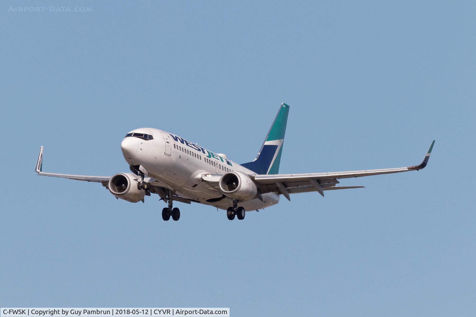 C-FWSK, 2008 Boeing 737-7CT C/N 36420, Landing