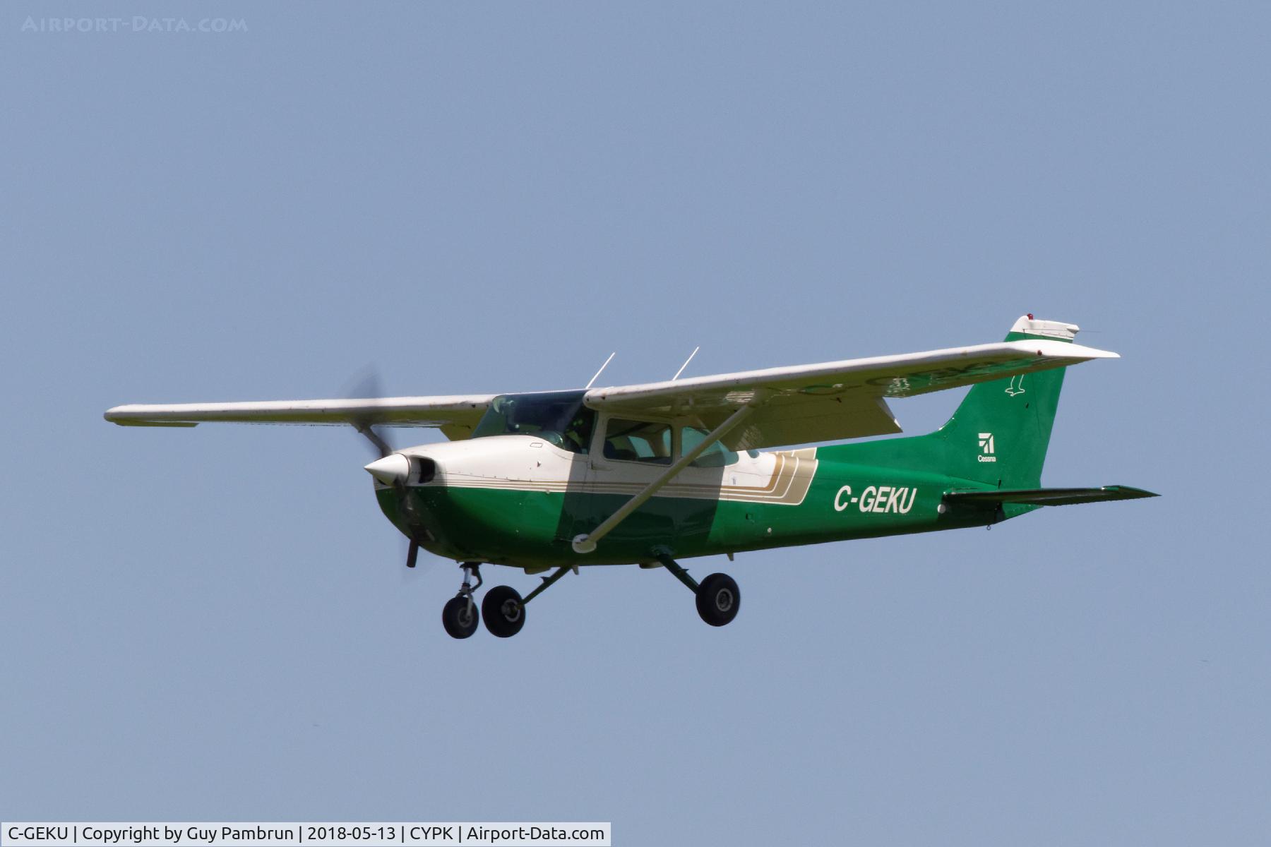 C-GEKU, 1976 Cessna 172M C/N 17266305, Landing