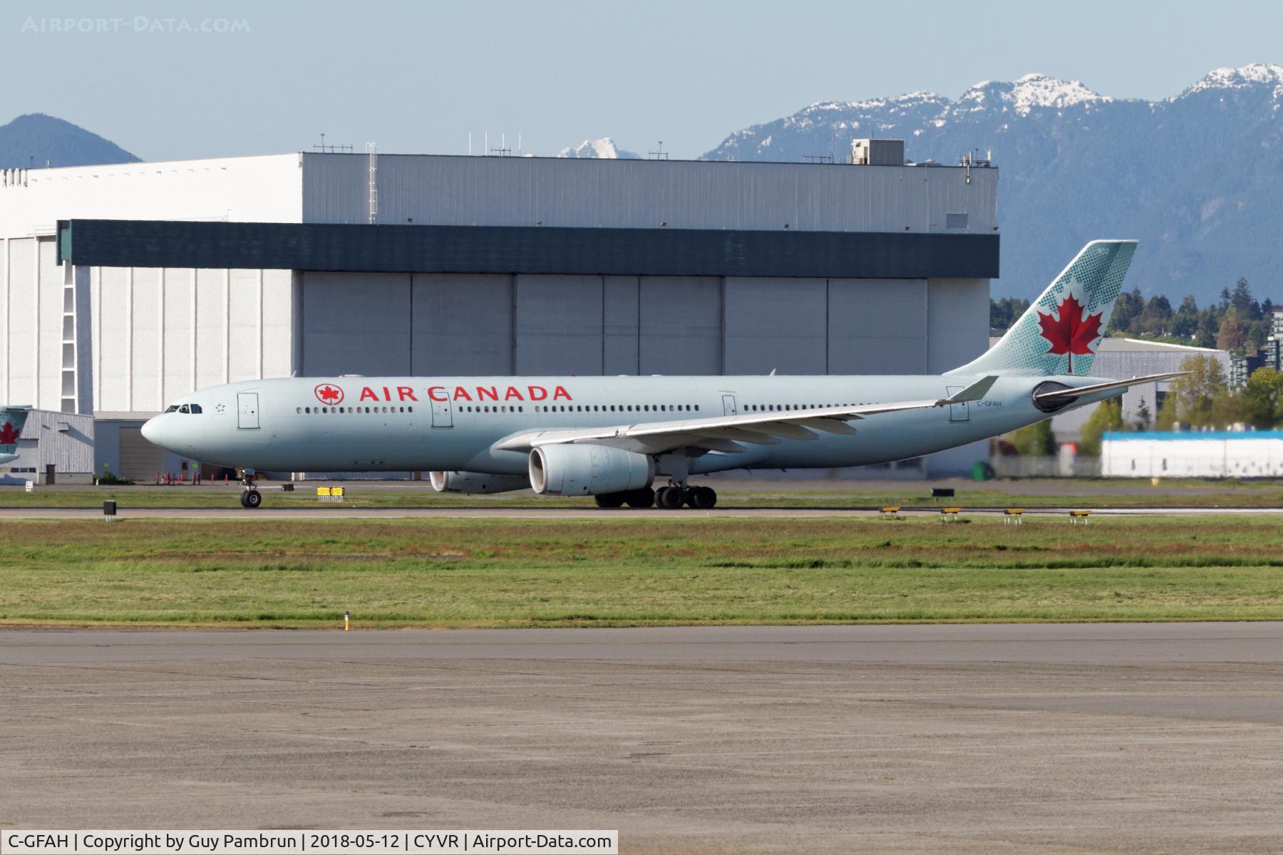 C-GFAH, 1999 Airbus A330-343 C/N 0279, Departing