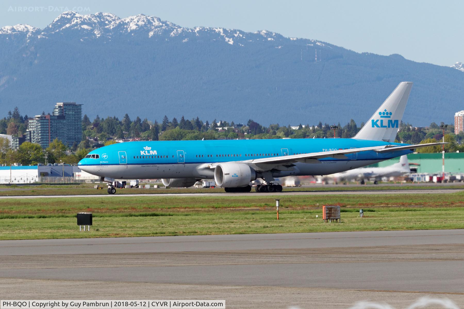 PH-BQO, 2007 Boeing 777-206/ER C/N 35295, Departing