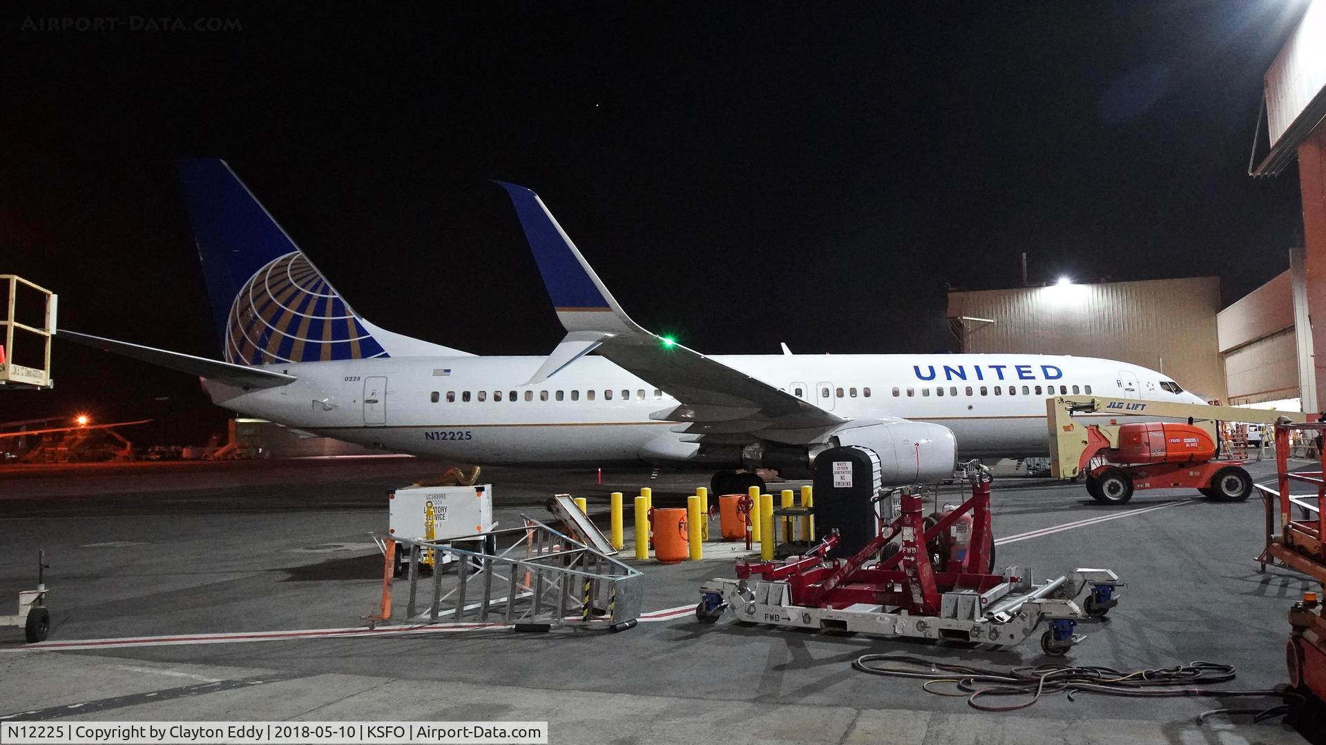 N12225, 1998 Boeing 737-824 C/N 28934, SFO 2018.
