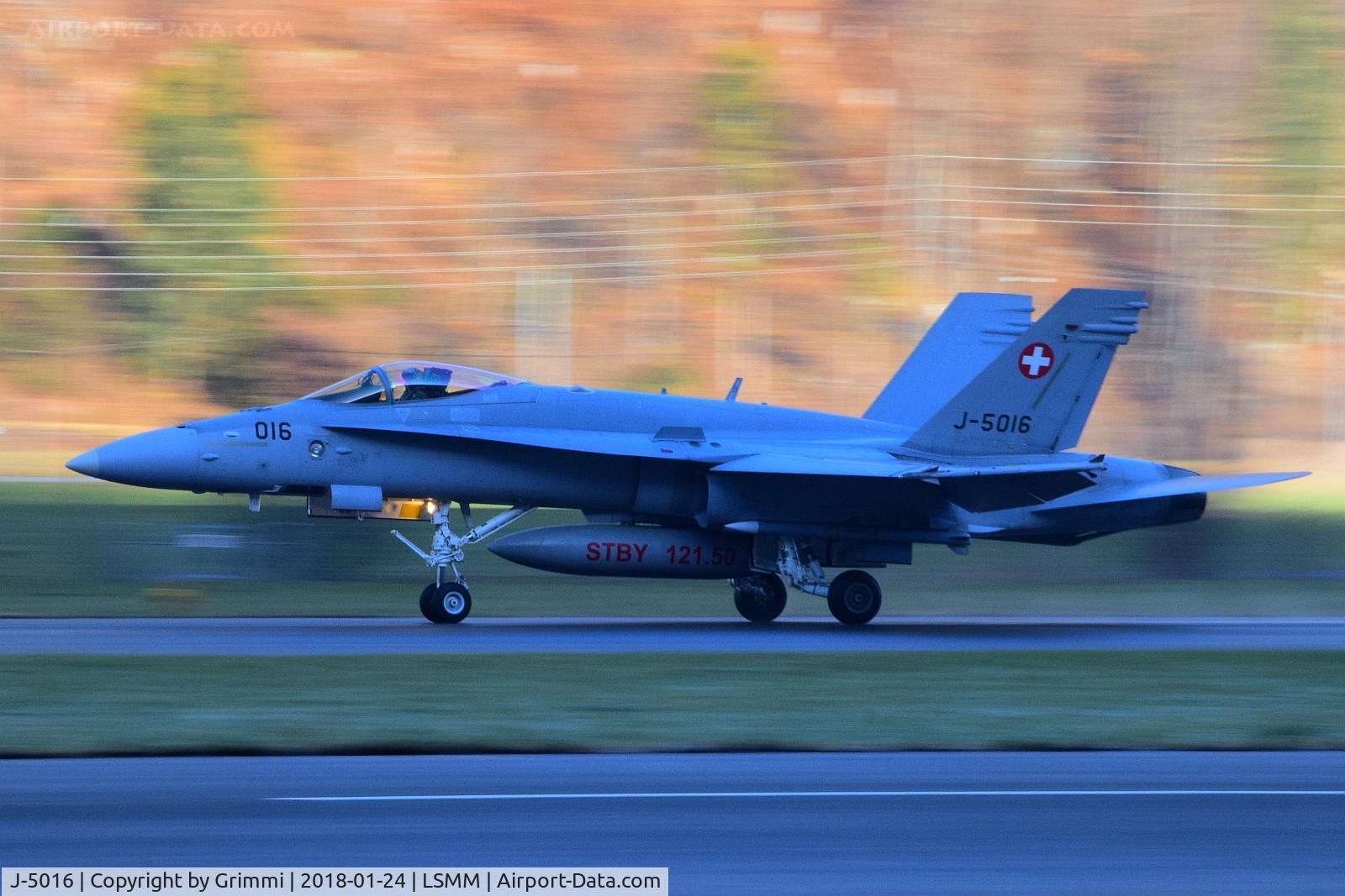 J-5016, 2001 McDonnell Douglas F/A-18C Hornet C/N 1363, Mountain base - note the Live Ammunition due WEF-CAP