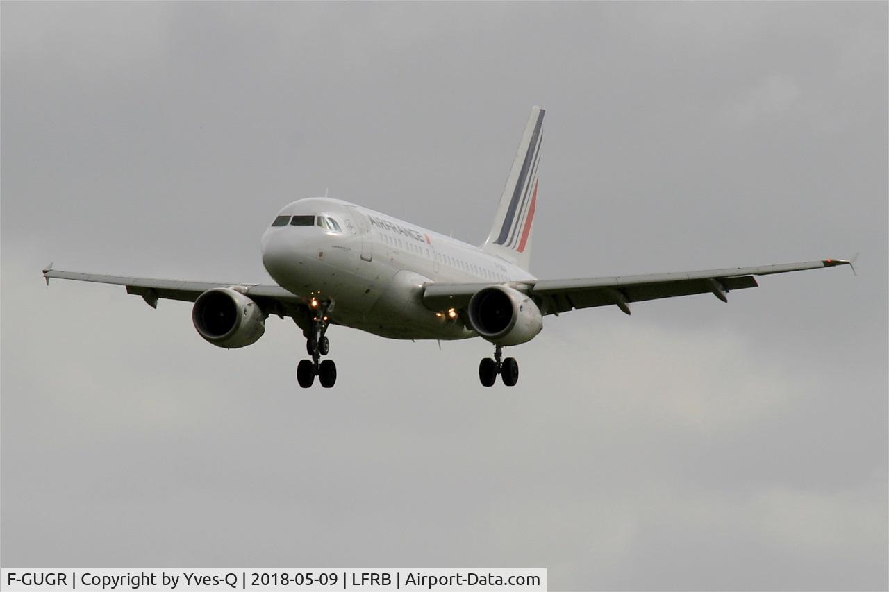 F-GUGR, 2007 Airbus A318-111 C/N 3009, Airbus A318-111 Short approach rwy 25L, Brest-Bretagne airport (LFRB-BES)
