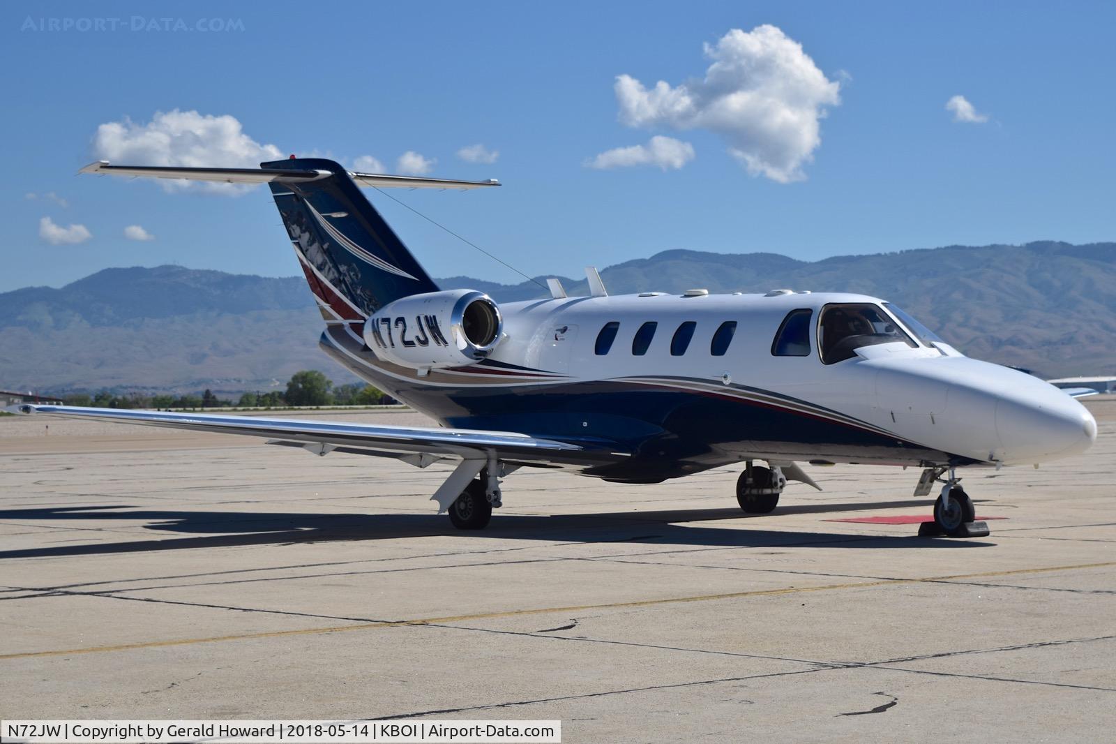 N72JW, 2000 Cessna 525 CitationJet CJ1 C/N 525-0406, Parked on the south GA ramp.
