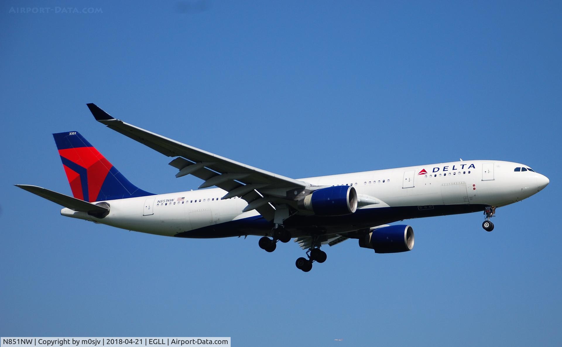 N851NW, 2004 Airbus A330-223 C/N 0609, Taken from the Threshold of 29L
