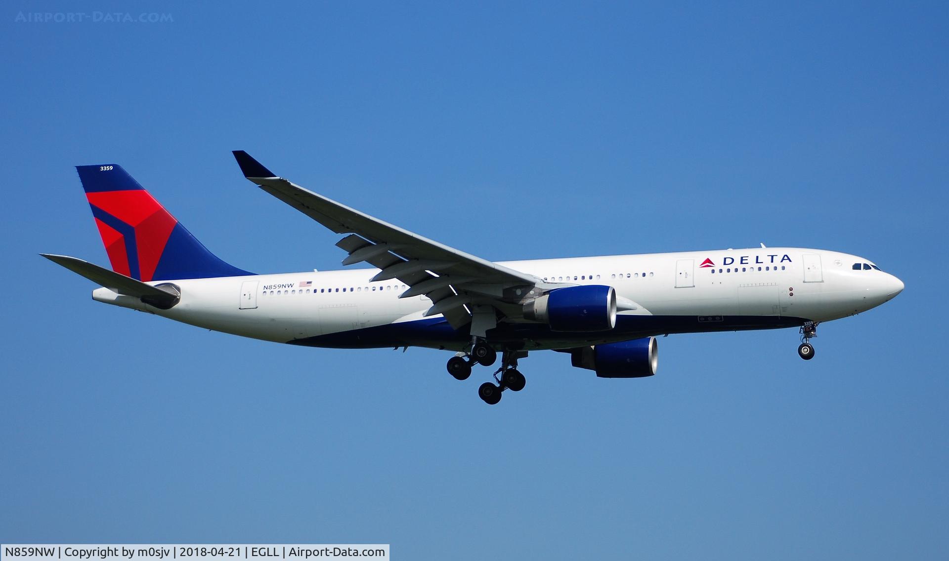 N859NW, 2006 Airbus A330-223 C/N 0722, Taken from the Threshold of 29L