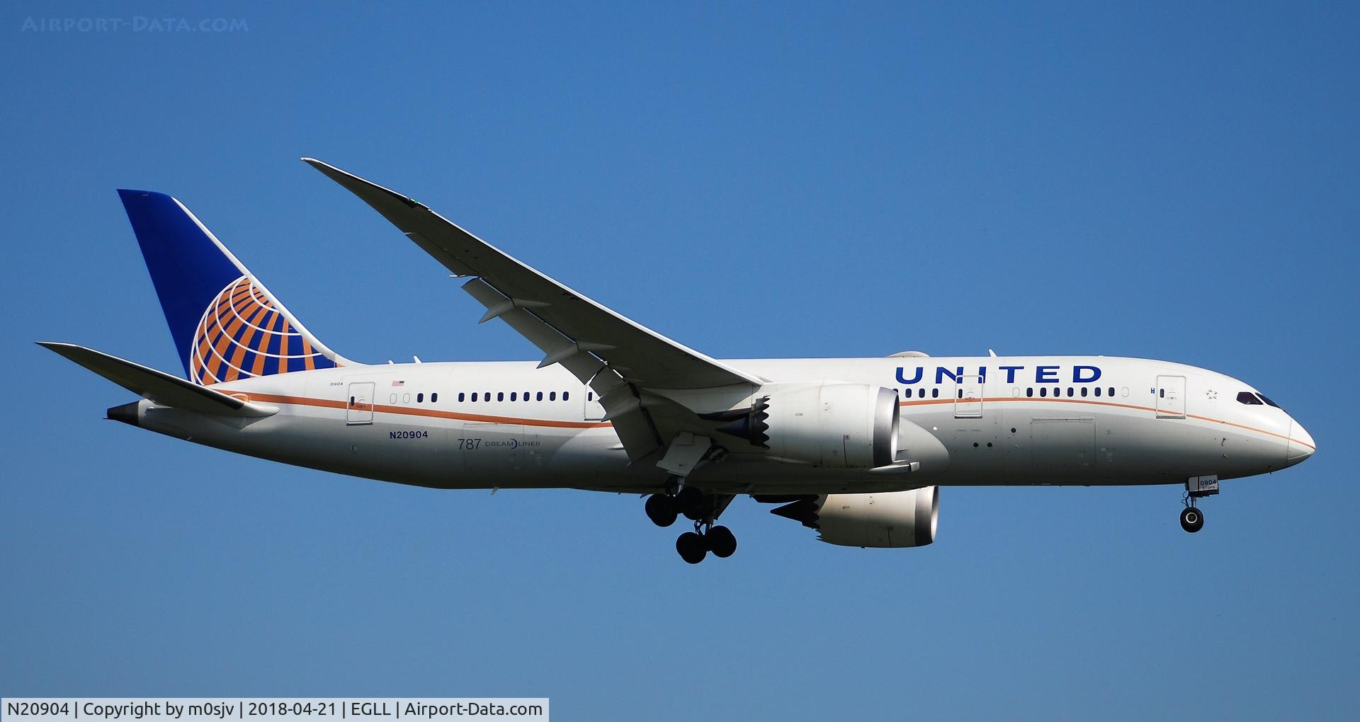 N20904, 2012 Boeing 787-8 Dreamliner C/N 34824, Taken from the Threshold of 29L