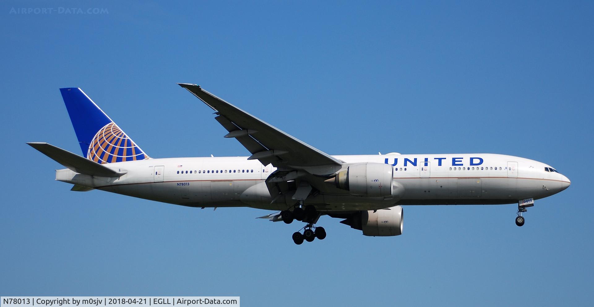 N78013, 1999 Boeing 777-224 C/N 29861, Taken from the Threshold of 29L