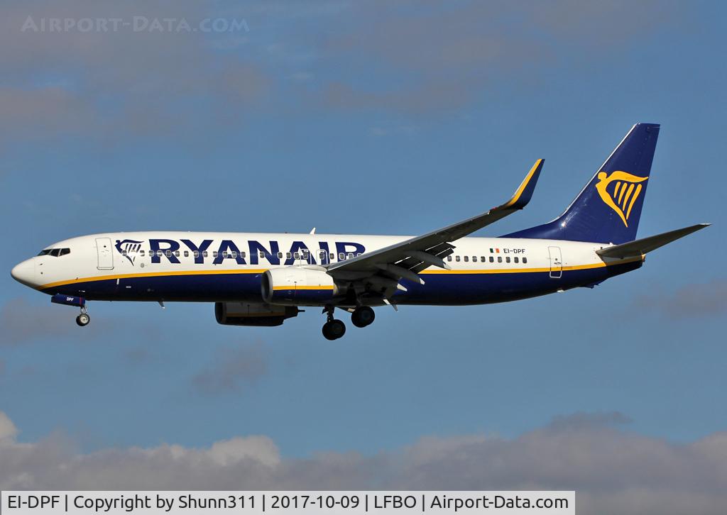 EI-DPF, 2007 Boeing 737-8AS C/N 33606, Landing rwy 32L