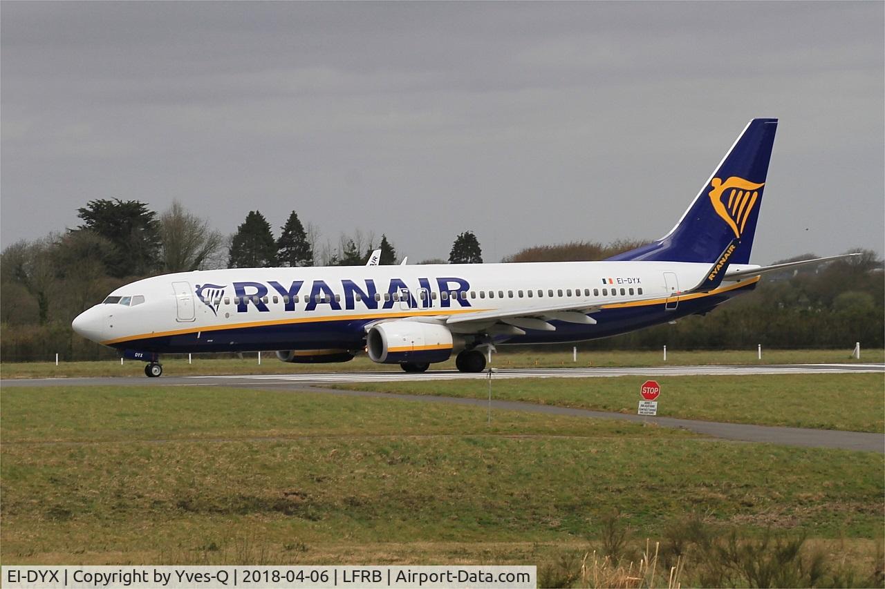 EI-DYX, 2008 Boeing 737-8AS C/N 37517, Boeing 737-8AS, Take off run rwy 25L, Brest-Bretagne airport (LFRB-BES)