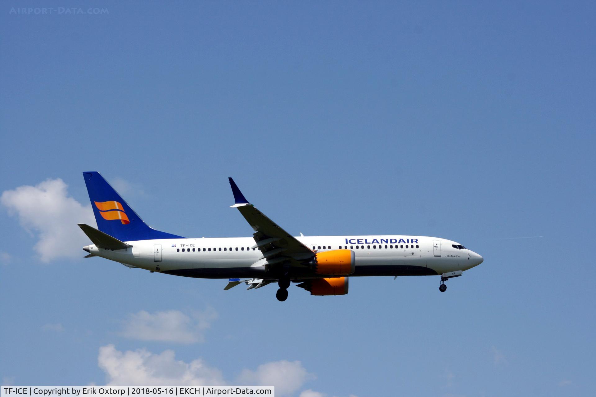 TF-ICE, 2018 Boeing 737-8 MAX C/N 44353, TF-ICE landing rw 04L