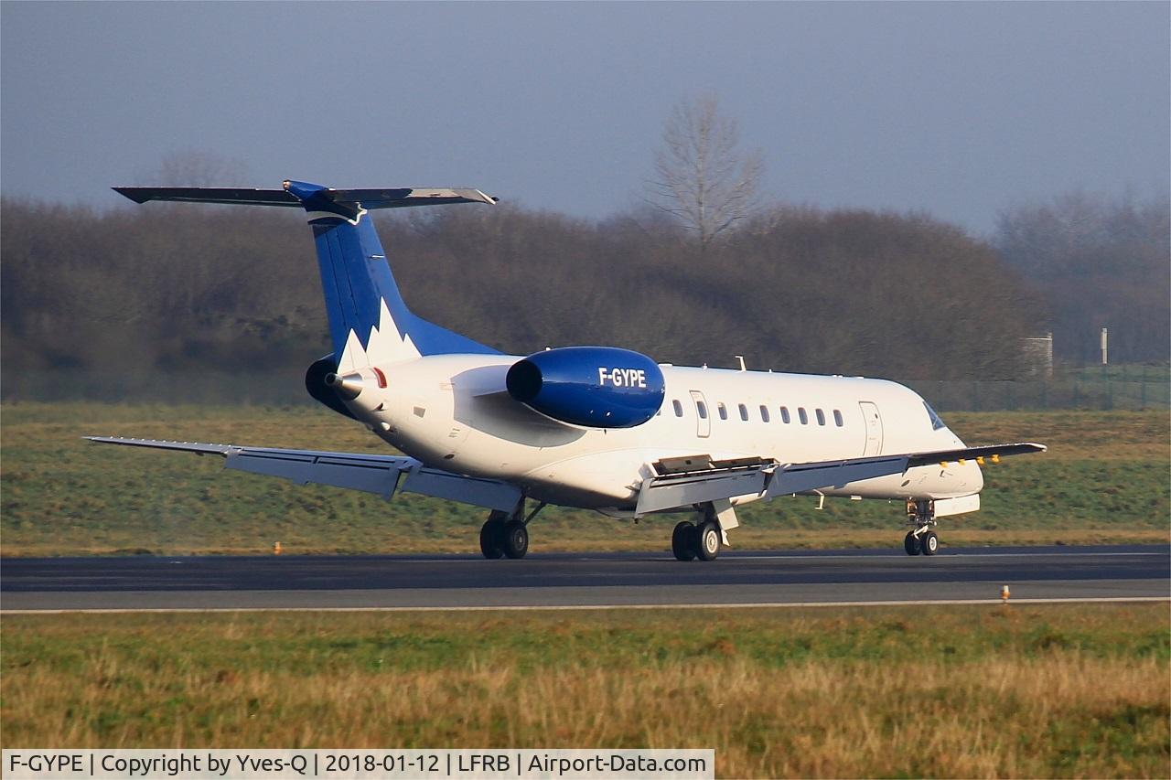F-GYPE, 2001 Embraer ERJ-135LR (EMB-135LR) C/N 145492, Embraer ERJ-135LR, Landing rwy 07R, Brest-Bretagne airport (LFRB-BES)