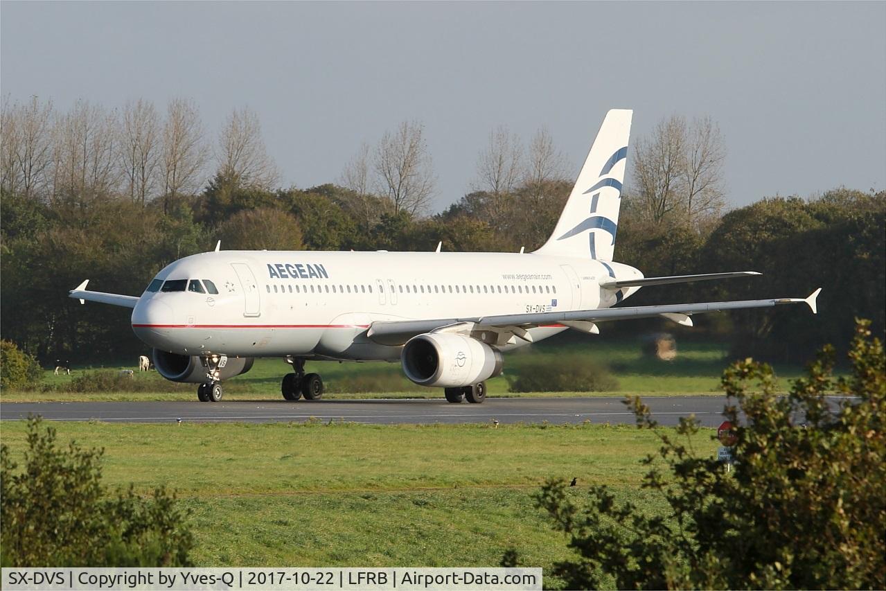 SX-DVS, 2008 Airbus A320-232 C/N 3709, Airbus A320-232, Ready to take off  rwy 25L, Brest-Bretagne airport (LFRB-BES)