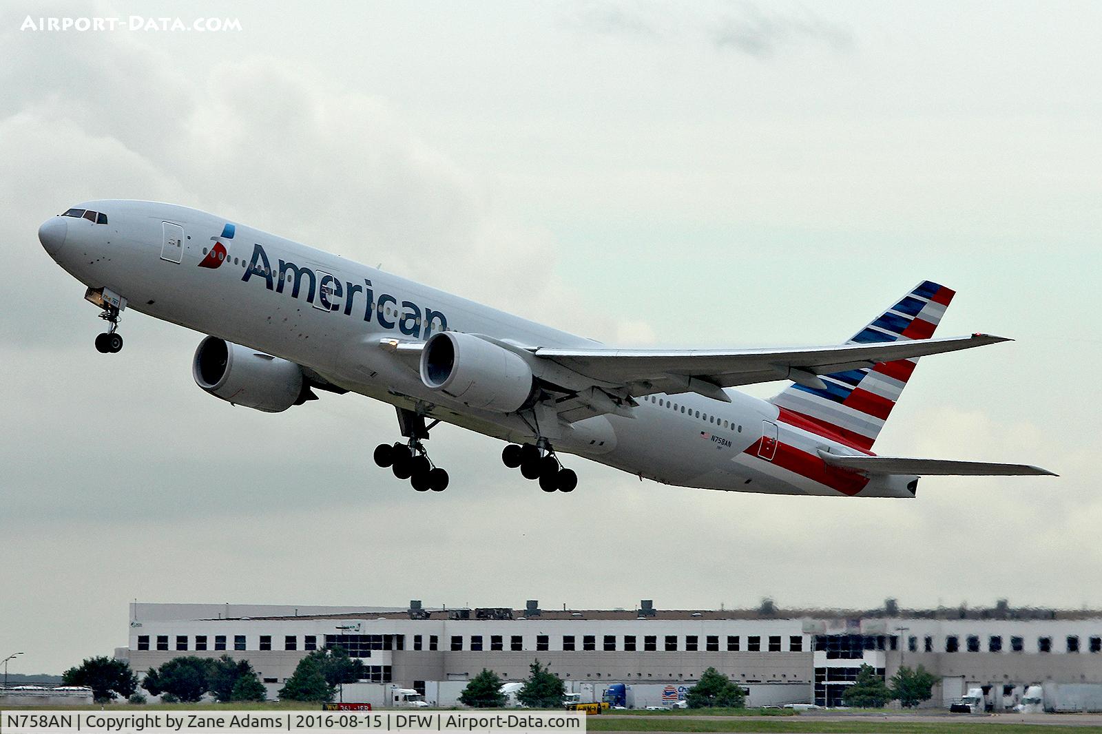 N758AN, 2001 Boeing 777-223 C/N 32637, Departing DFW Airport