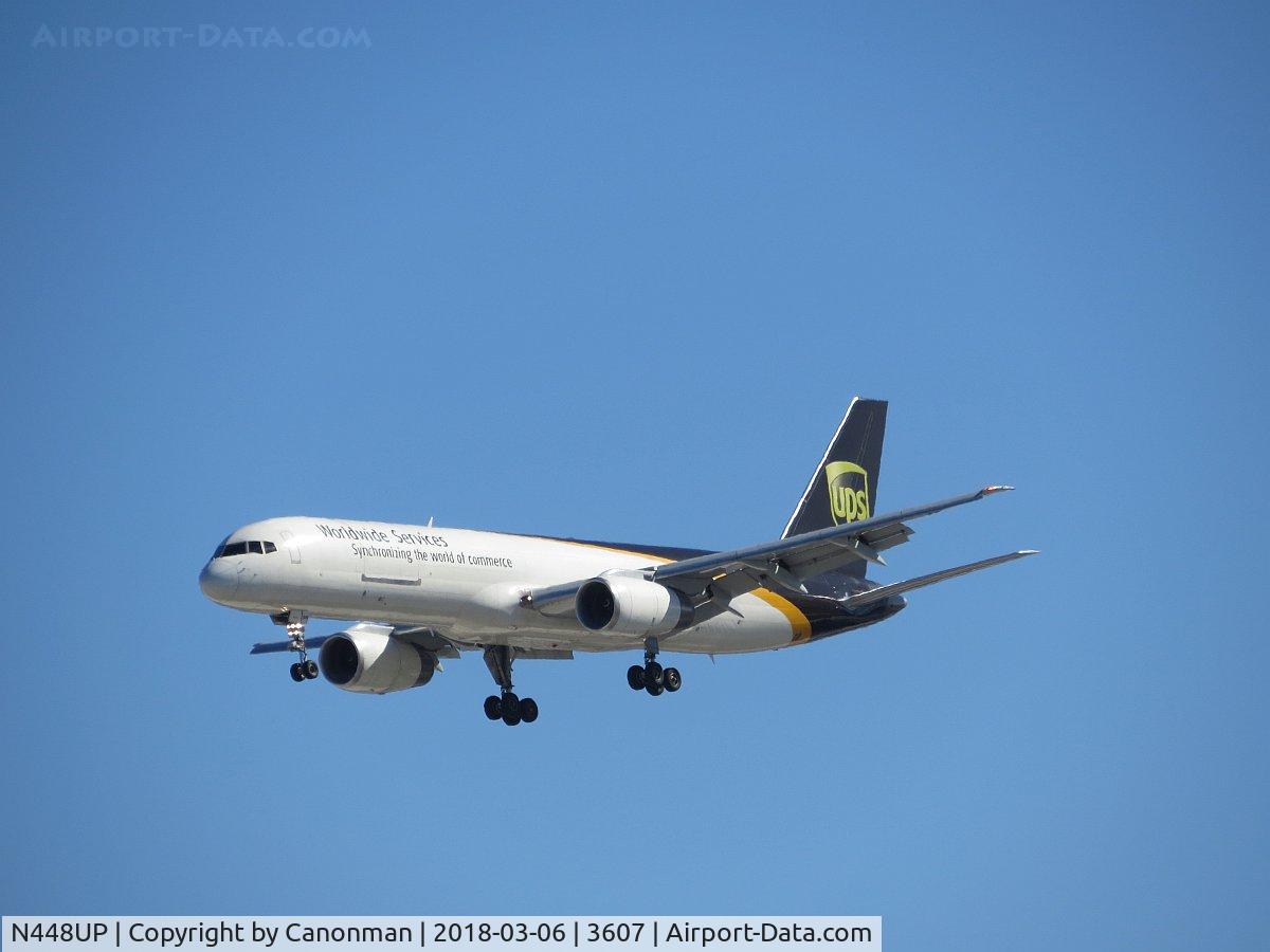 N448UP, 1995 Boeing 757-24APF C/N 27737, Landing