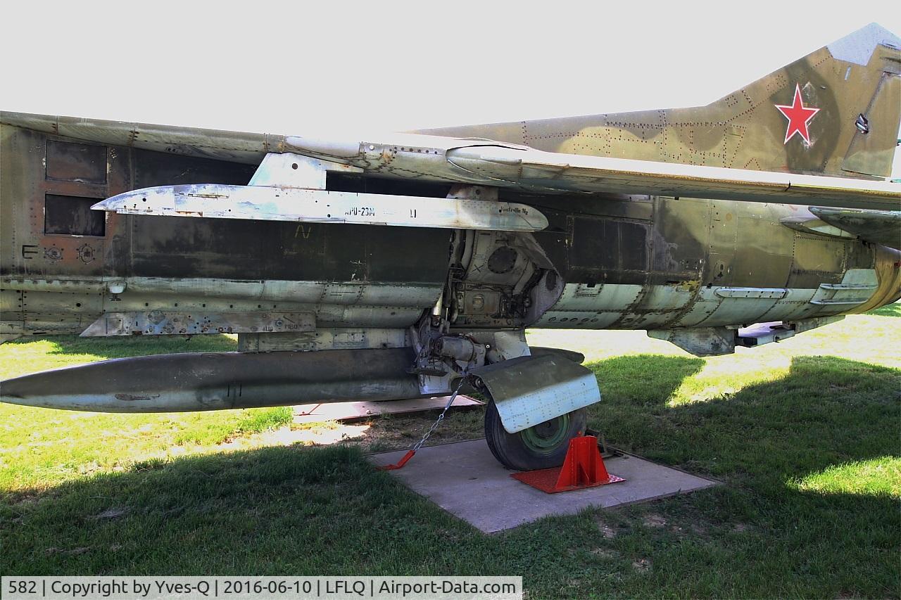582, 1973 Mikoyan-Gurevich MiG-23MF C/N 039021, Mikoyan-Gurevich MiG-23MF, Musée Européen de l'Aviation de Chasse, Montélimar-Ancône airfield (LFLQ)