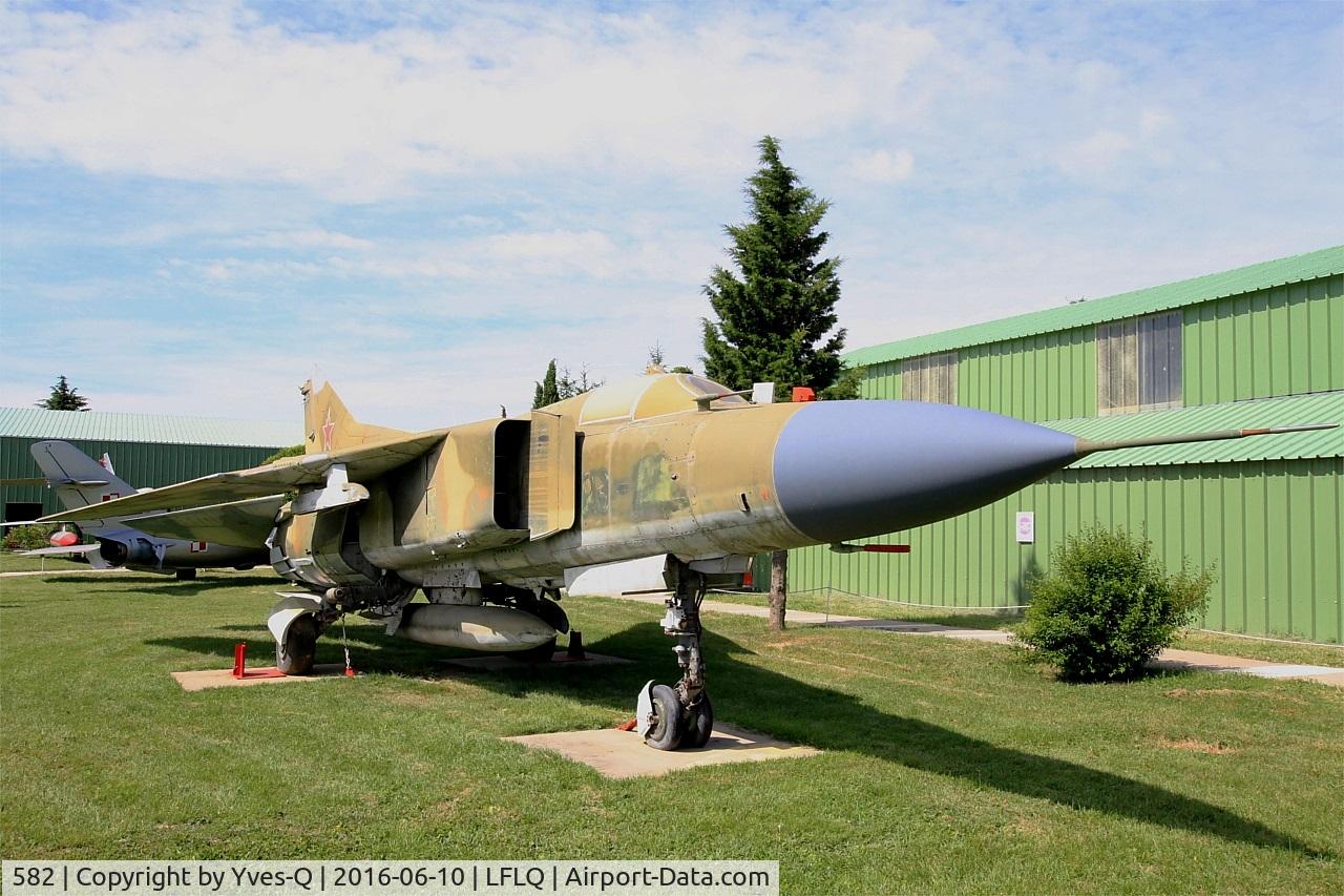 582, 1973 Mikoyan-Gurevich MiG-23MF C/N 039021, Mikoyan-Gurevich MiG-23MF, Musée Européen de l'Aviation de Chasse, Montélimar-Ancône airfield (LFLQ)