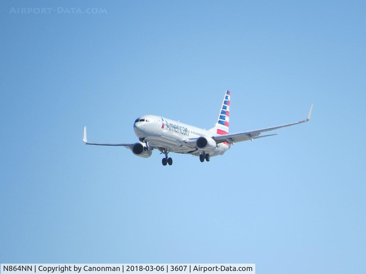 N864NN, 2010 Boeing 737-823 C/N 31111, Landing