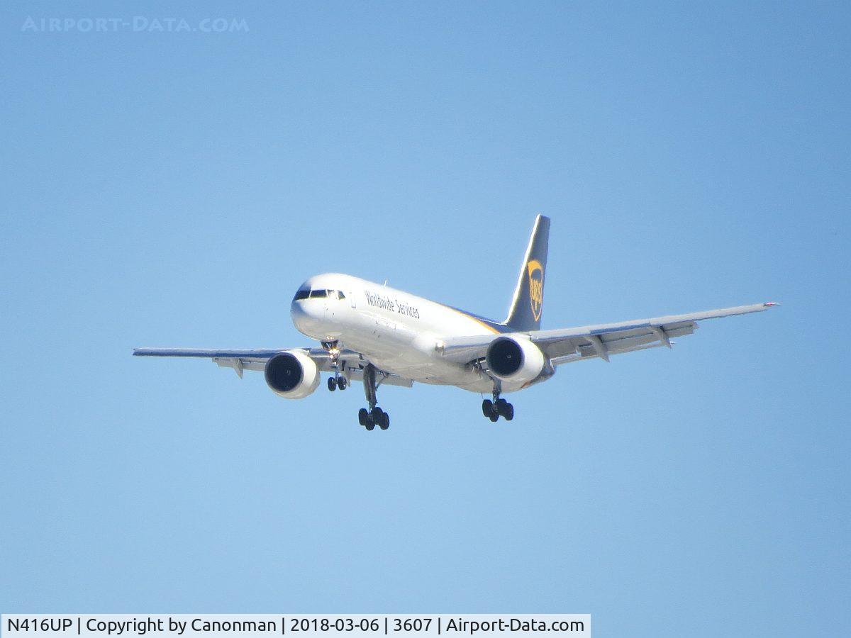 N416UP, 1990 Boeing 757-24APF C/N 23903, Landing