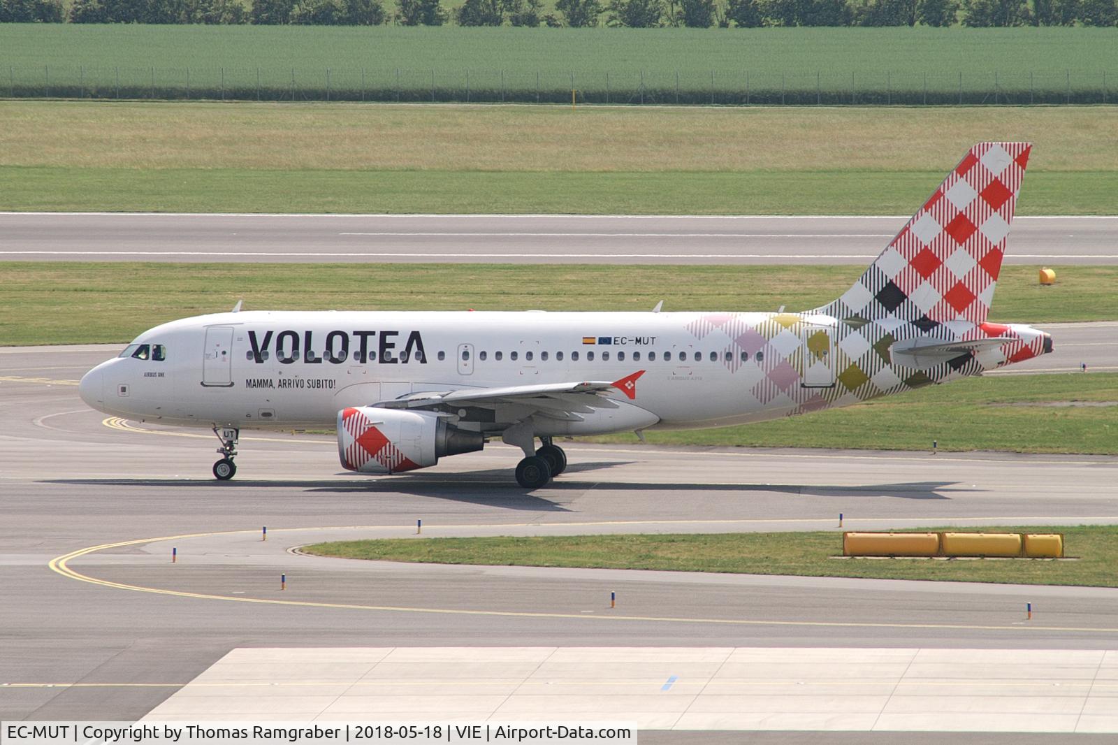 EC-MUT, 2004 Airbus A319-111 C/N 2240, Volotea Airbus A319