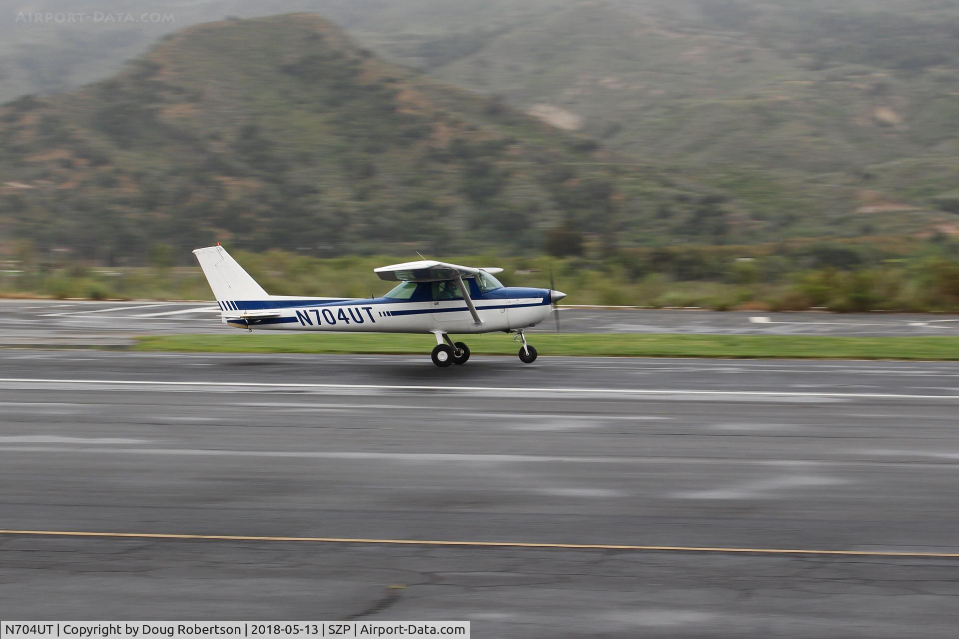 N704UT, 1976 Cessna 150M C/N 15078891, 1976 Cessna 150M, Continental O-200 100 Hp, landing roll Rwy 22