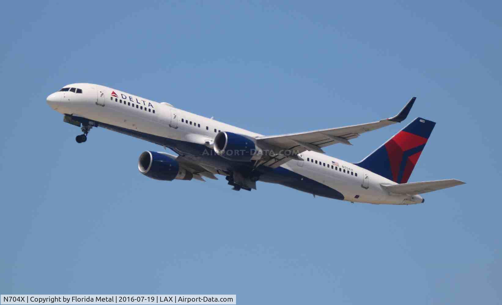 N704X, 1997 Boeing 757-2Q8 C/N 28163, Delta