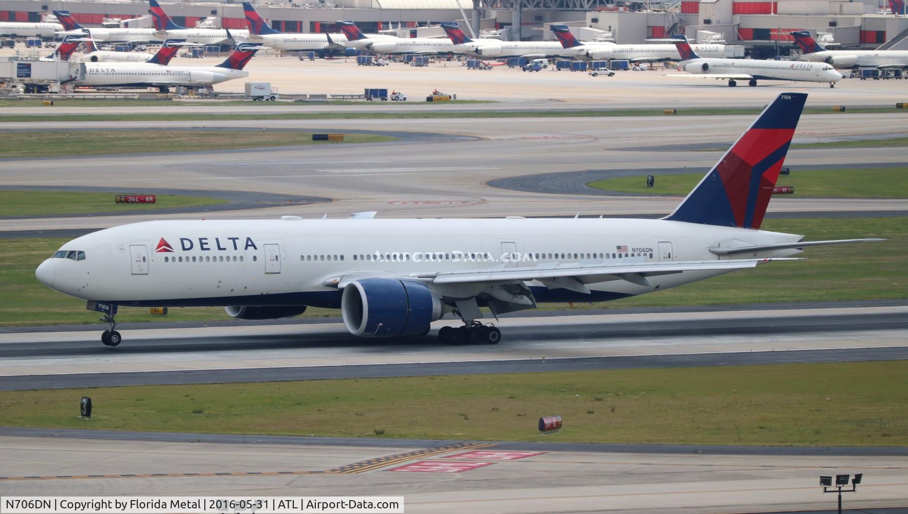 N706DN, Boeing 777-232/LR C/N 30440, Delta