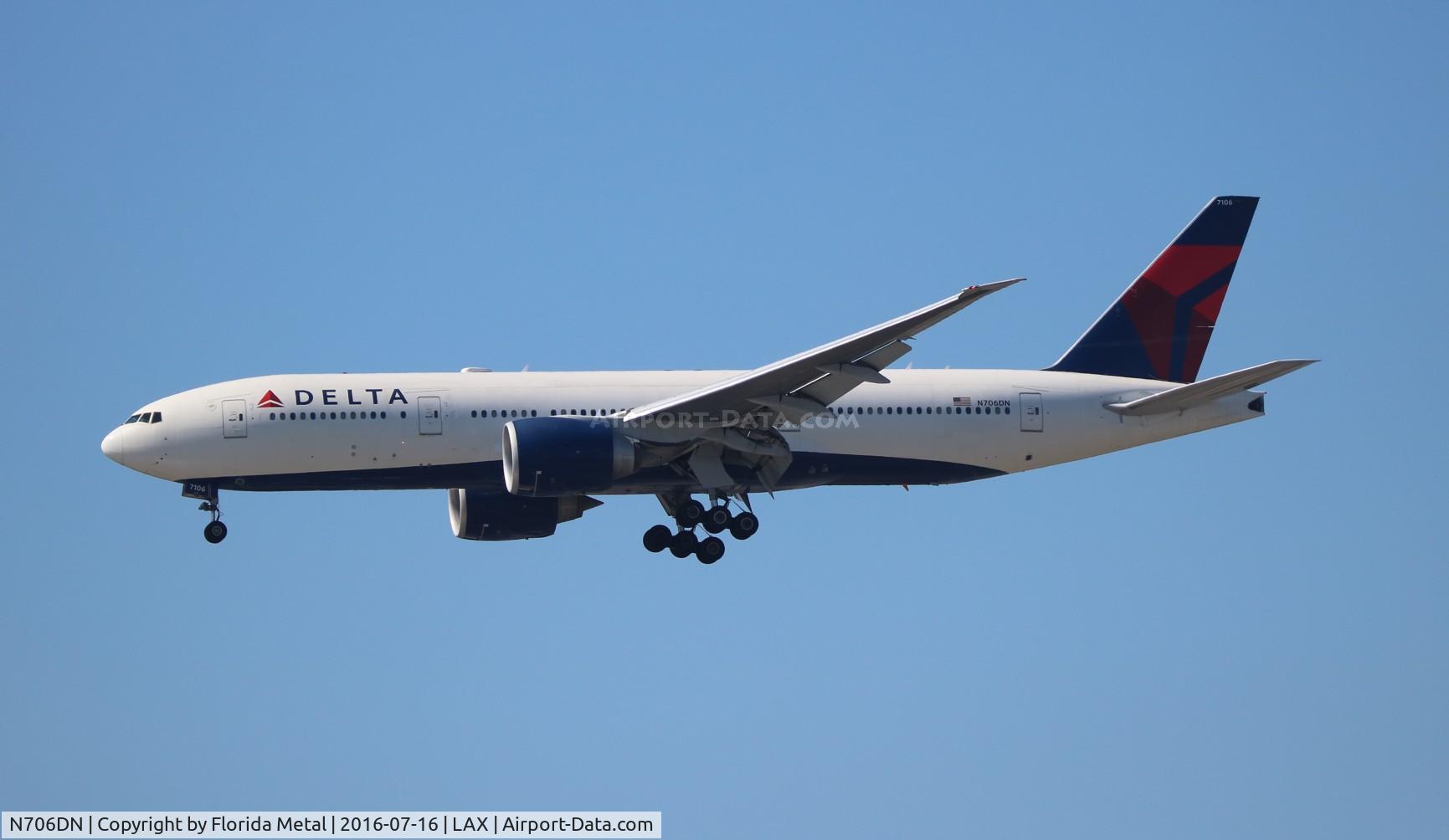 N706DN, Boeing 777-232/LR C/N 30440, Delta