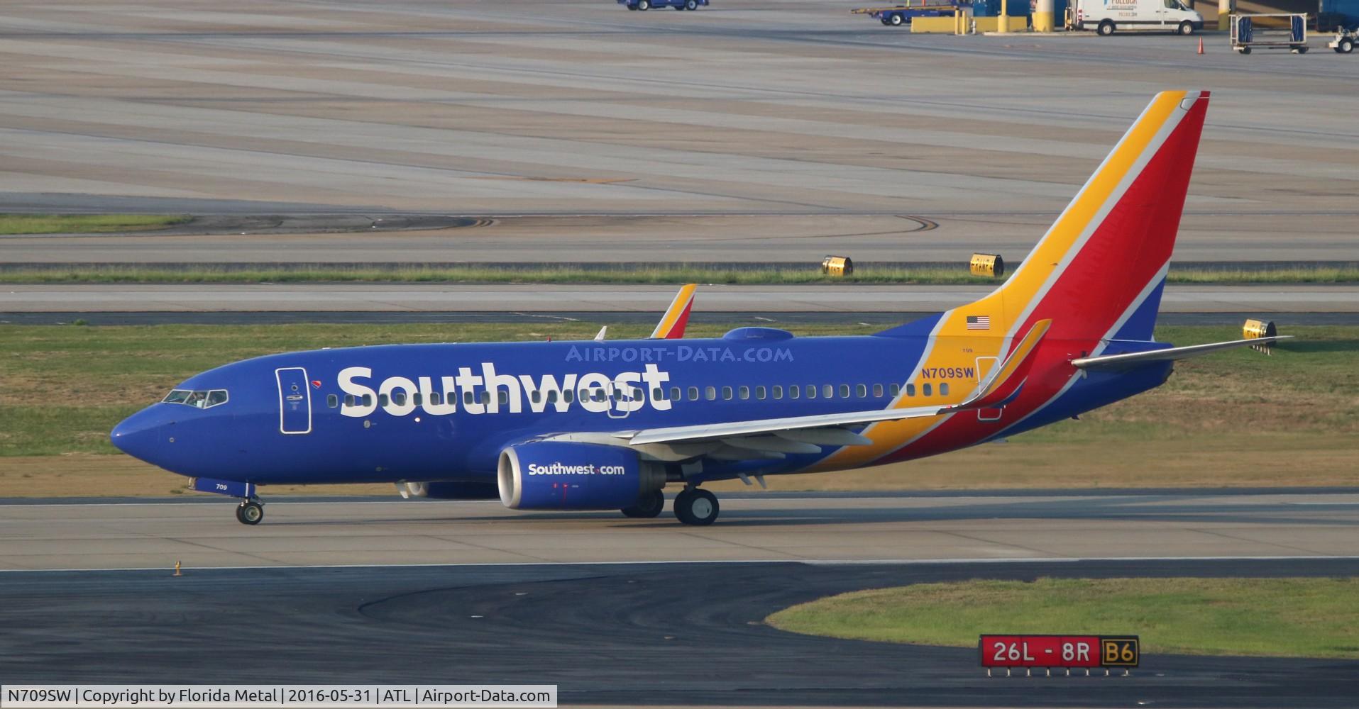 N709SW, 1998 Boeing 737-7H4 C/N 27843, Southwest
