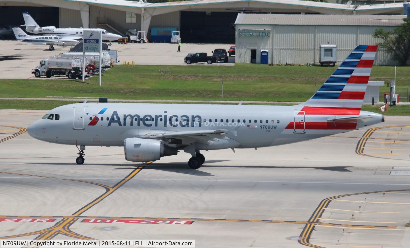 N709UW, 1999 Airbus A319-112 C/N 0997, American