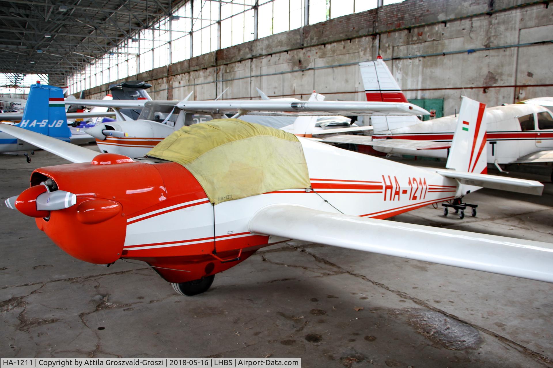 HA-1211, 1970 Scheibe SF-25B Falke C/N 4686, LHBS Budaörs Airport, Hungary