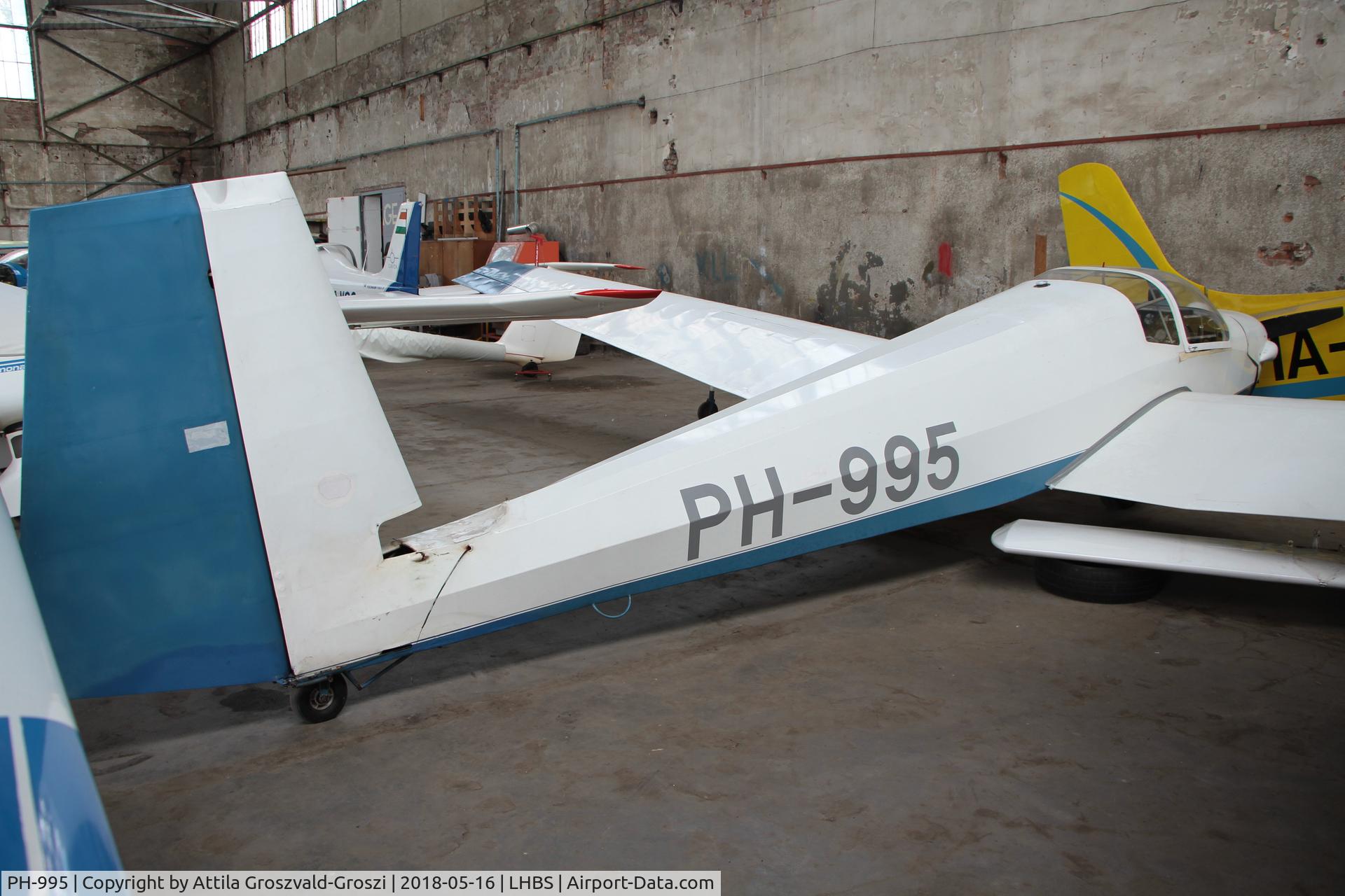 PH-995, Scheibe SF-25D Falke C/N 4640D, LHBS Budaörs Airport, Hungary