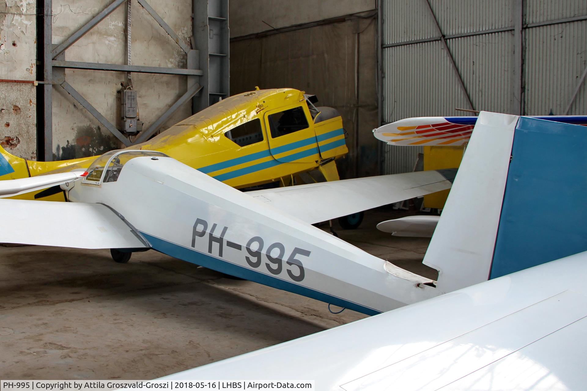 PH-995, Scheibe SF-25D Falke C/N 4640D, LHBS Budaörs Airport, Hungary