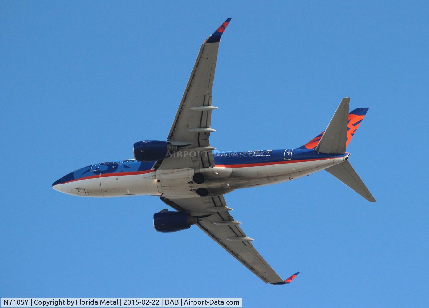 N710SY, 2001 Boeing 737-7Q8 C/N 30629, Sun Country