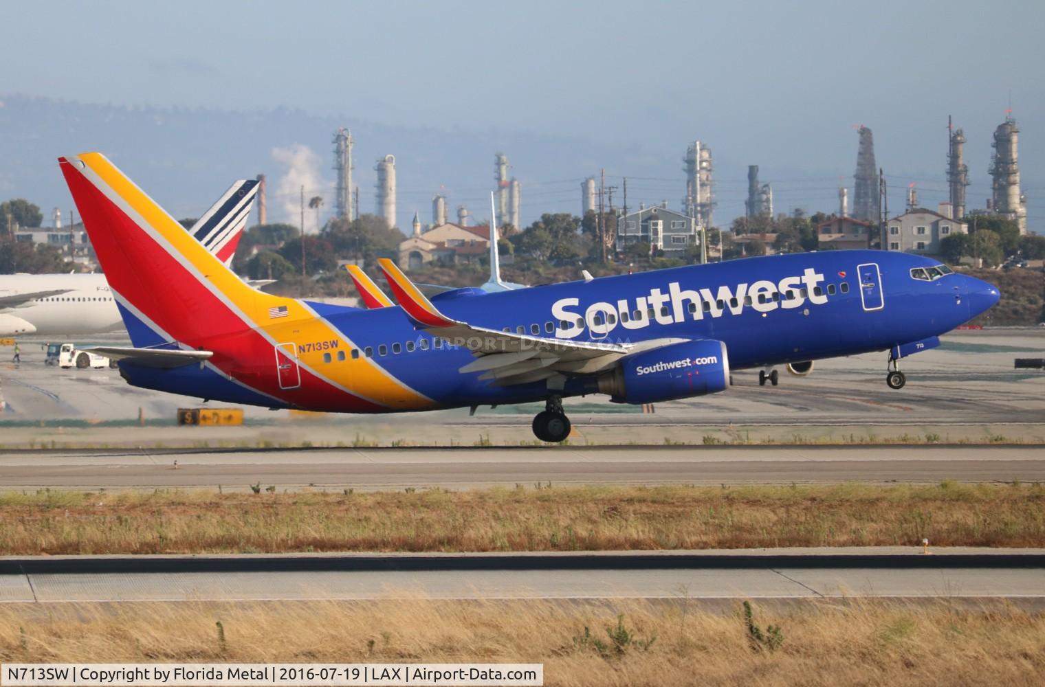 N713SW, 1998 Boeing 737-7H4 C/N 27847, Southwest