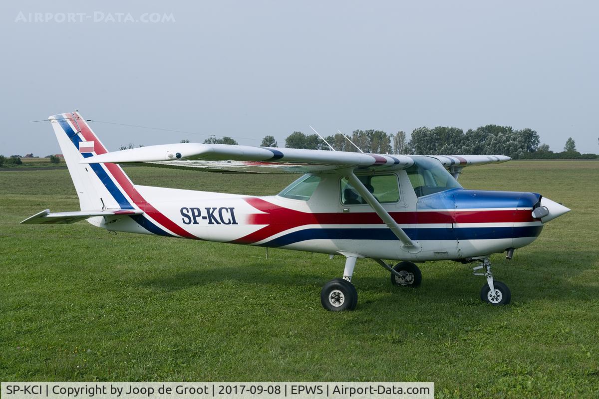SP-KCI, 1985 Cessna 152 C/N 15286005, nice paint scheme