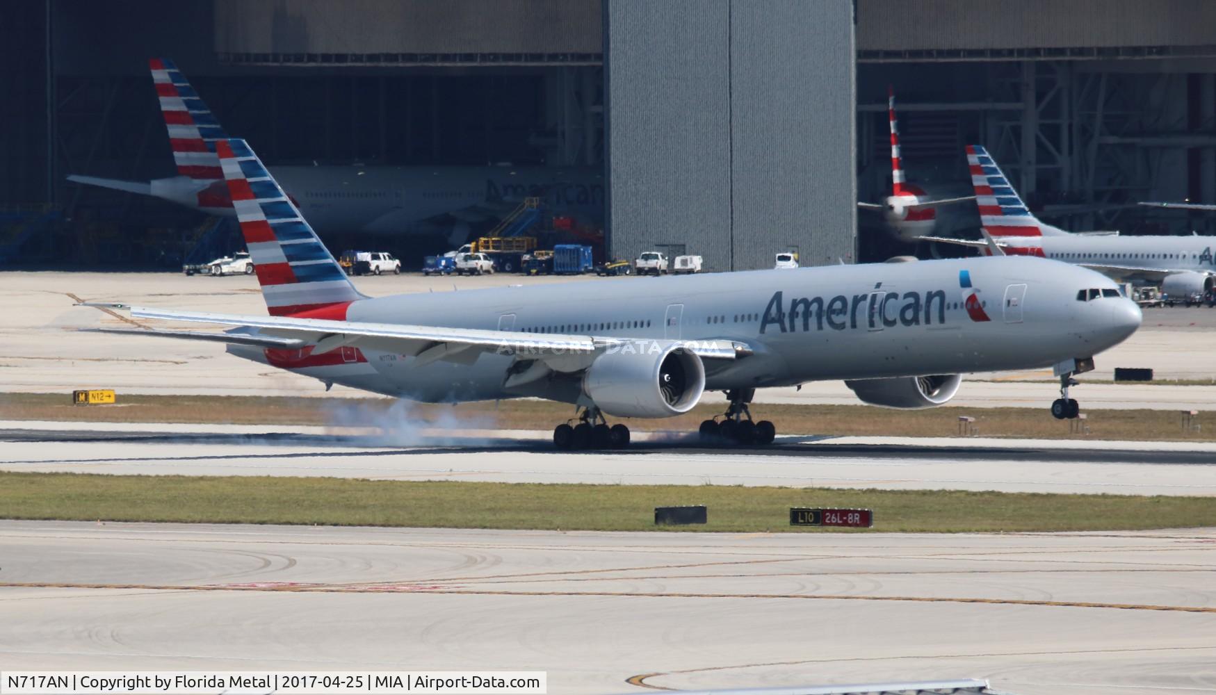N717AN, 2012 Boeing 777-323/ER C/N 31543, American