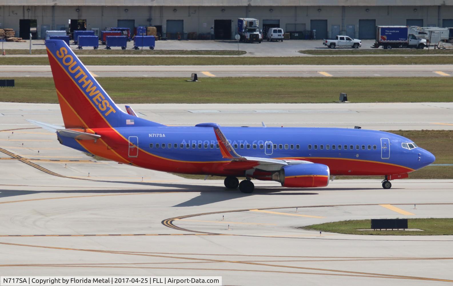 N717SA, 1998 Boeing 737-7H4 C/N 27851, Southwest