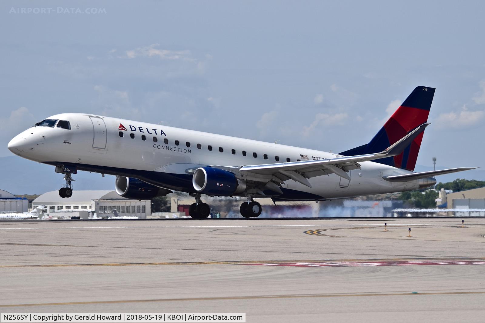 N256SY, 2017 Embraer 175LR (ERJ-170-200LR) C/N 17000647, Touch down on RWY 10L.