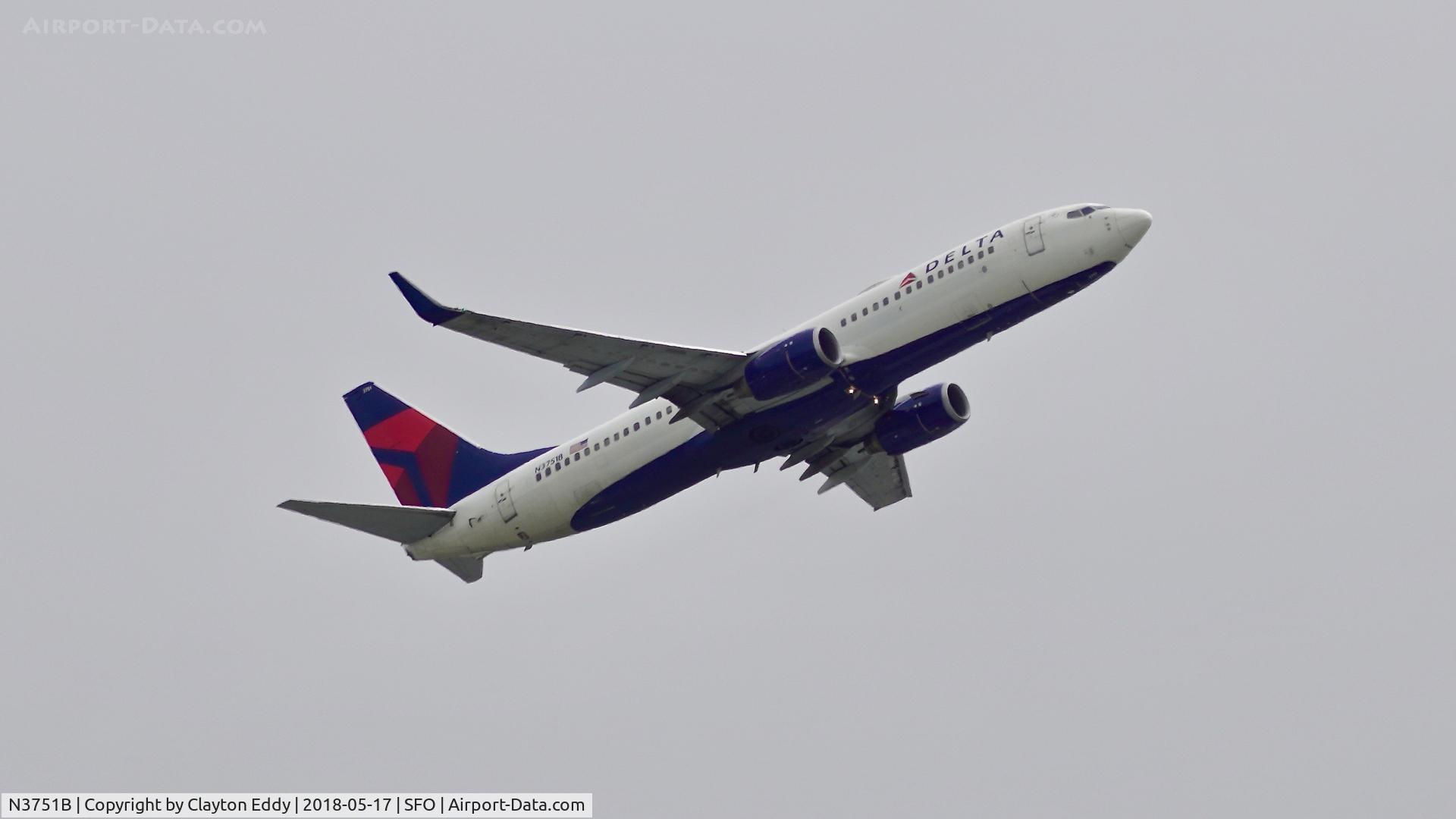 N3751B, 2001 Boeing 737-832 C/N 30491, SFO 2018.