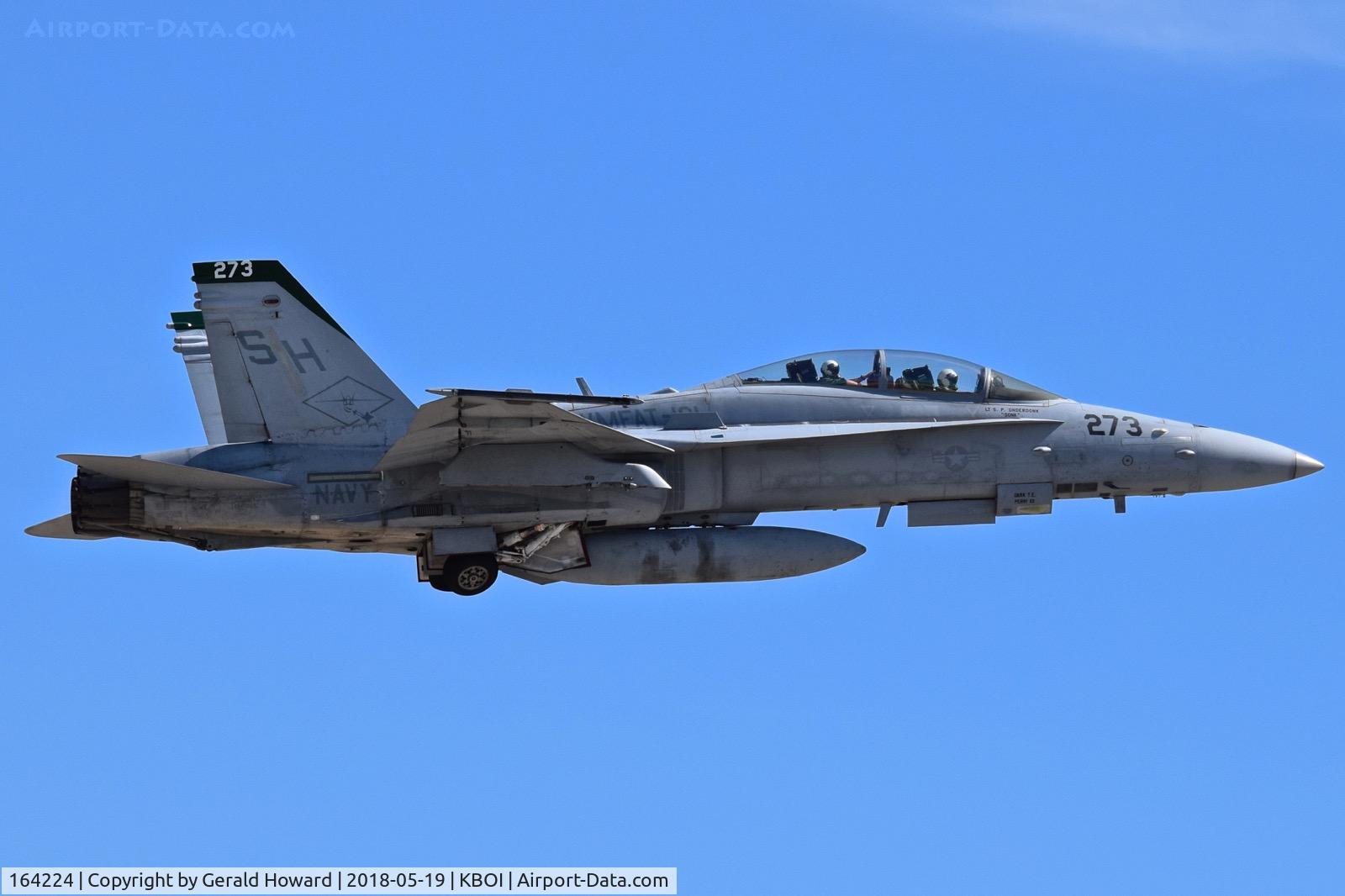 164224, 1991 McDonnell Douglas F/A-18D Hornet C/N 0987/D069, Departing BOI. VMFAT-101, 