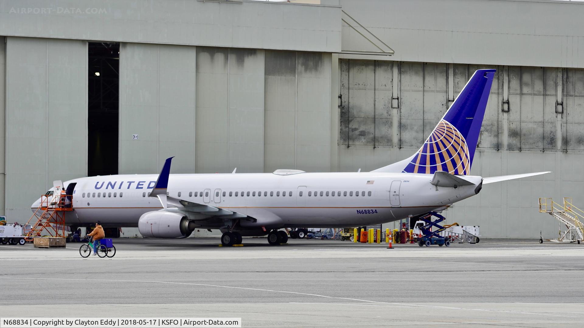 N68834, 2014 Boeing 737-924/ER C/N 44564, SFO 2018.
