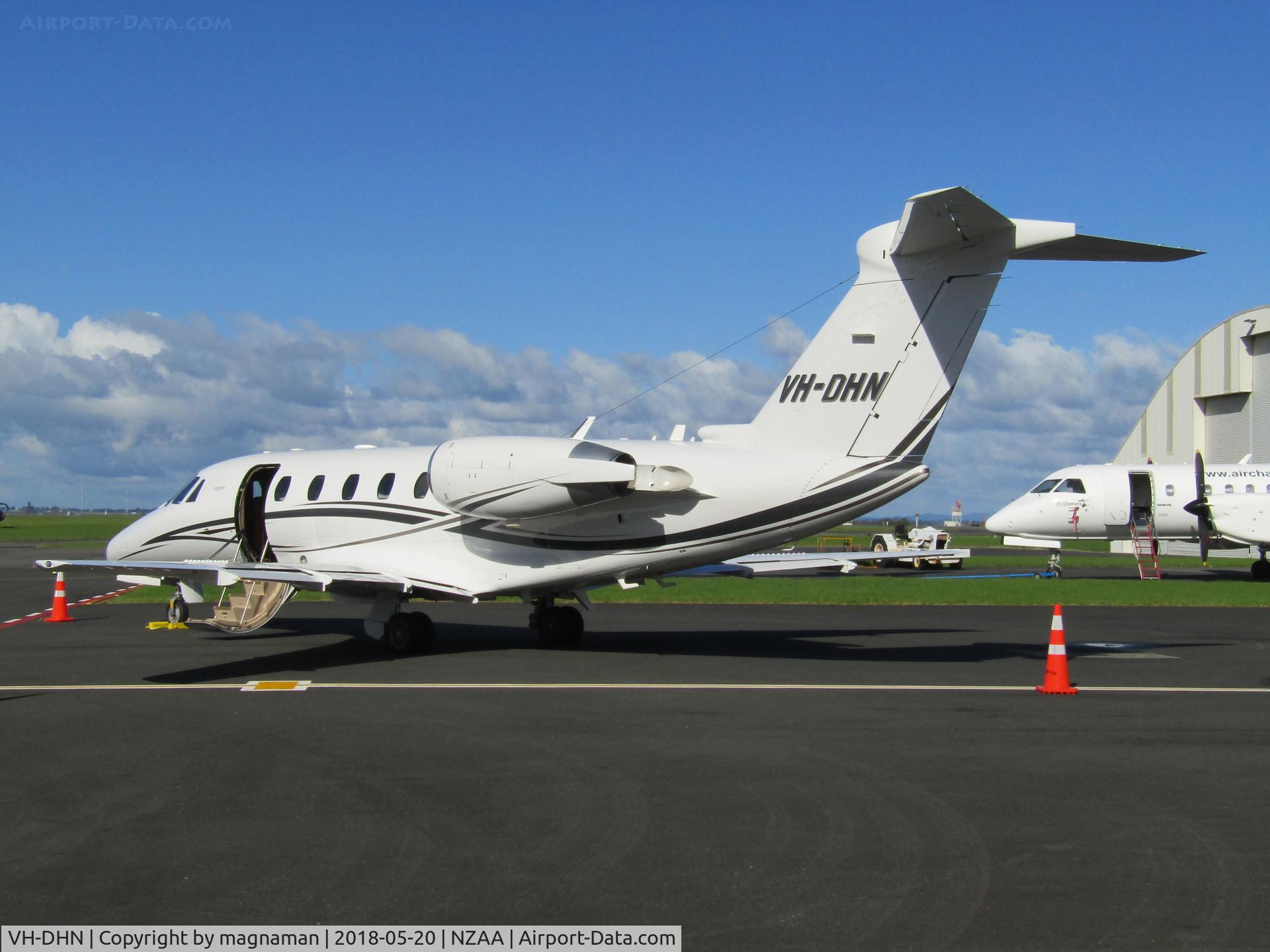 VH-DHN, 1993 Cessna 650 Citation VII C/N 650-7011, GETTING READY TO LEAVE